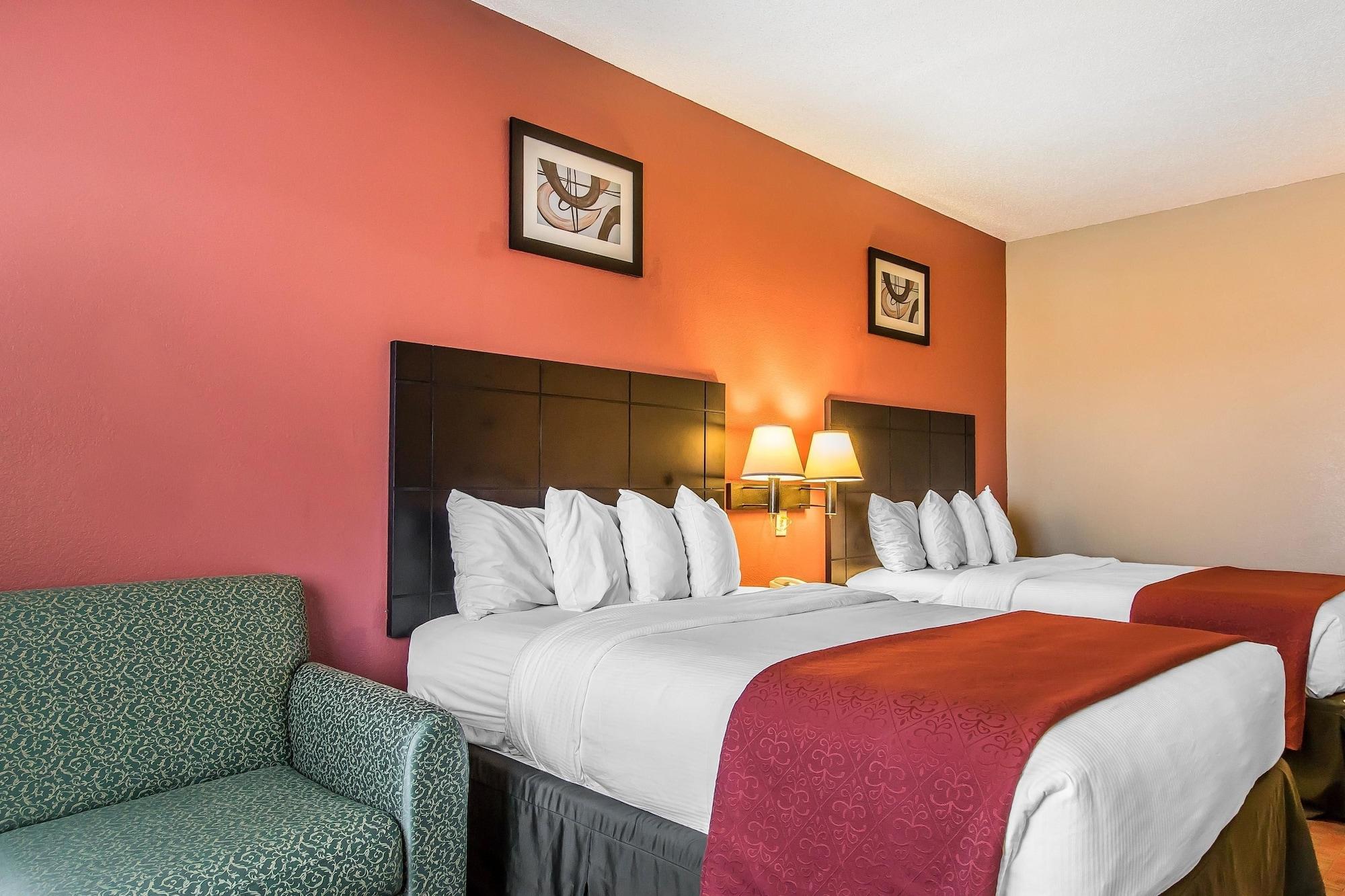 Quality Inn & Suites Ла-Верн Екстер'єр фото