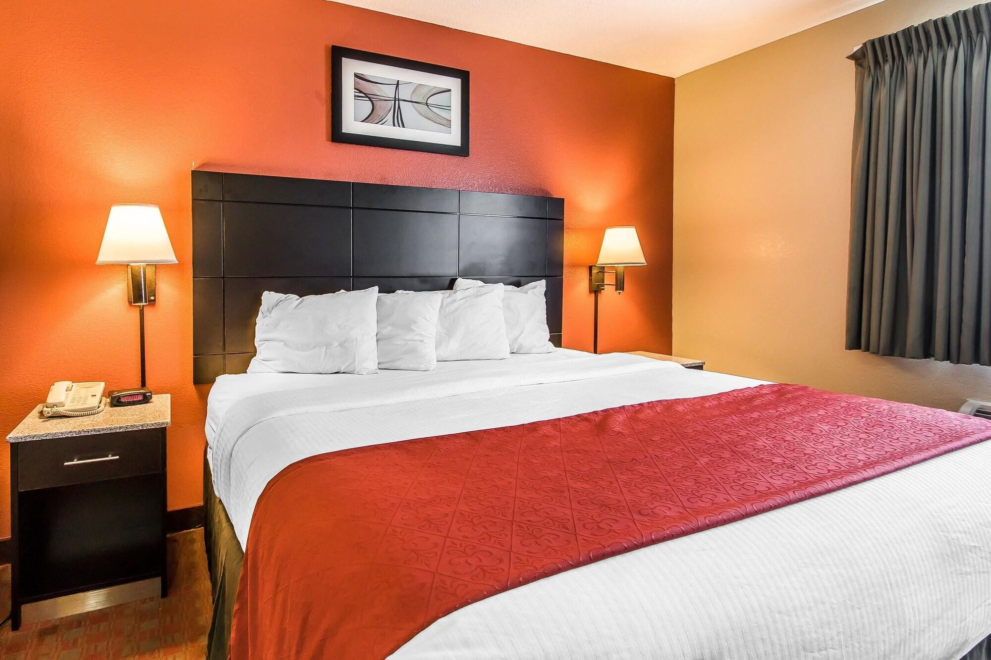 Quality Inn & Suites Ла-Верн Екстер'єр фото
